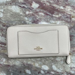 White coach wallet